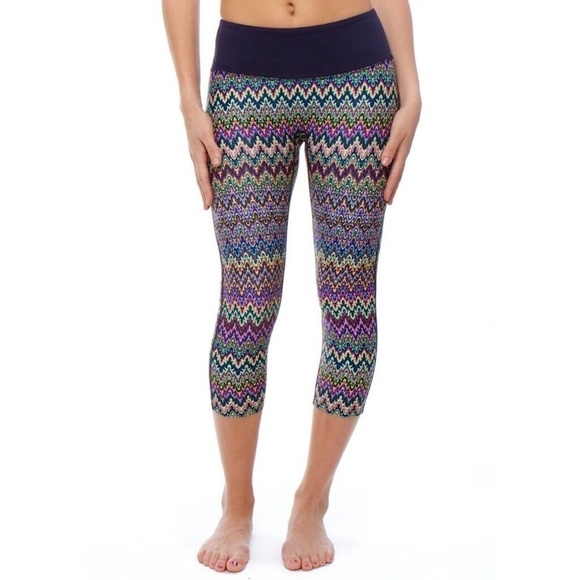 PRISMSPORT Jacquard Print Capri Leggings Yoga Workout Cropped Navy Blue Small - Picture 1 of 13